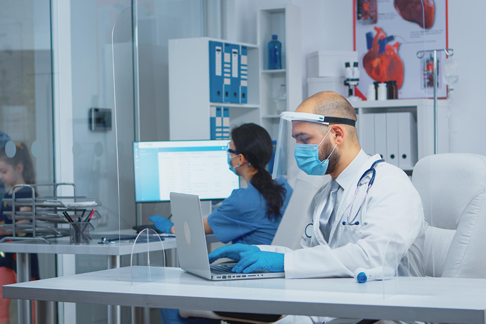 How Does In-Office Lab Testing Fit Into Personalized Care in Glen Cove?